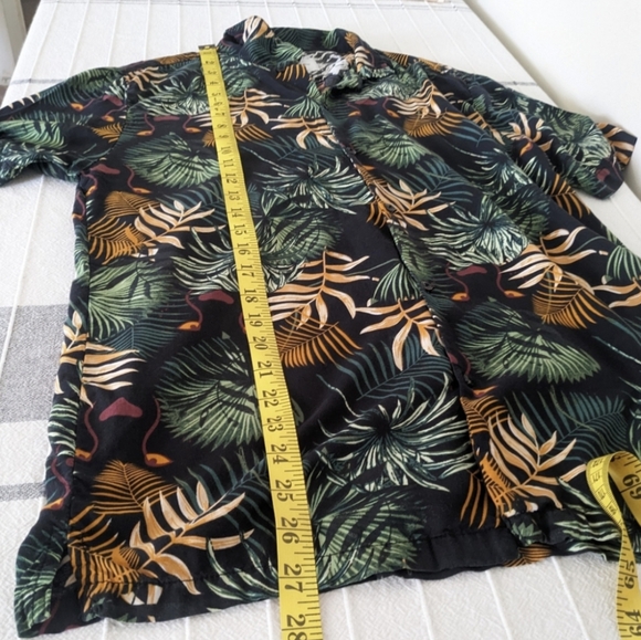 Denim & Flower Palm Tree Summer Tropical Animal Print Button Down - Picture 4 of 7